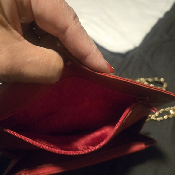 Last Call Chanel "Valentine Special" Vintage CC Dark Red Caviar Lambskin Leather - Picture 6 of 13